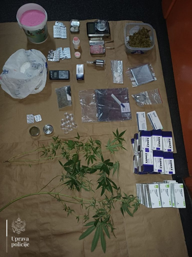 U Budvi uhapšeni ruski državljani zbog posjedovanja velike količine droge