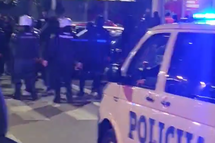 „Mirna, ali napeta okupljanja građana u više djelova Podgorice“