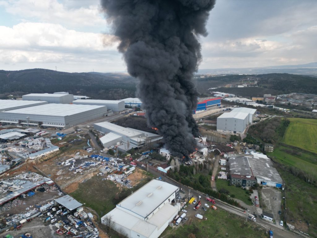 Požar u skladištu parfema kod Istanbula: poginulo najmanje šest osoba