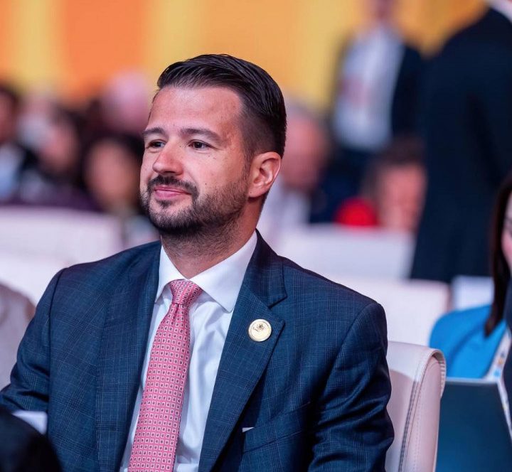 Stanari zgrade na Bulevaru revolucije protiv otvaranja restorana brze hrane