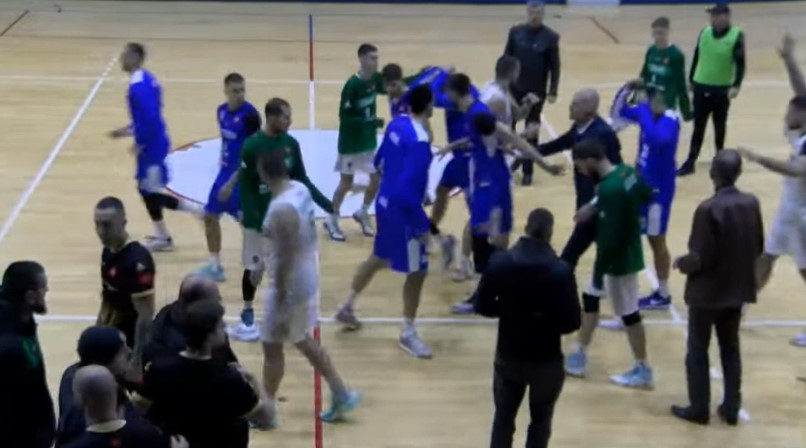 Prekid utakmice u Rožajama: Navijači Ibra gađali igrače Sutjeske