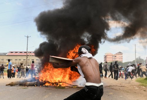 Protesti u Keniji zbog američkog karantina za ebolu: Stotine građana blokirale vojnu bazu