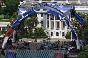 Spektakl u Vašingtonu: UFC borbe ispred Bijele kuće za rođendan Donalda Trampa
