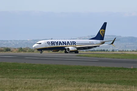 Drama na nebu: Kako se let Ryanaira za Tiranu od tri sata pretvorio u dvanaestočasovni košmar i pobunu u avionu