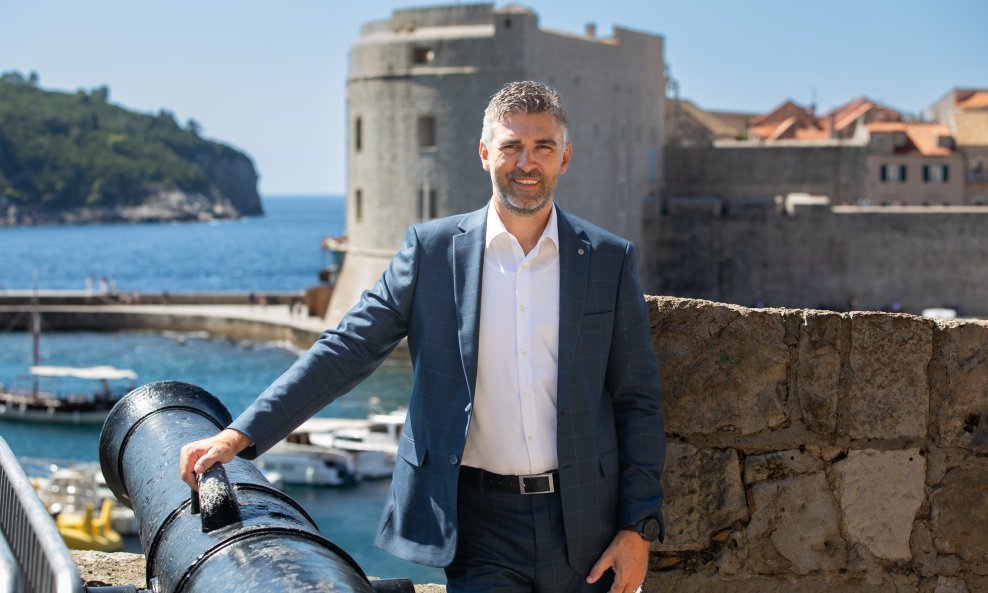 NARKOKRIMINAL KAO PRIJETNJA INSTITUCIJAMA: Gradonačelnik francuskog Alesa pod policijskom zaštitom, Dubrovnik suočen sa bezbjednosnim izazovima