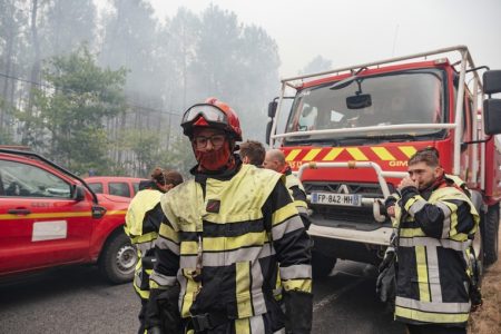 Nezapamćeni požari haraju Francuskom i Španijom: Vatra prijeti Bordeauxu i Madridu, stotine hiljada ljudi evakuisano