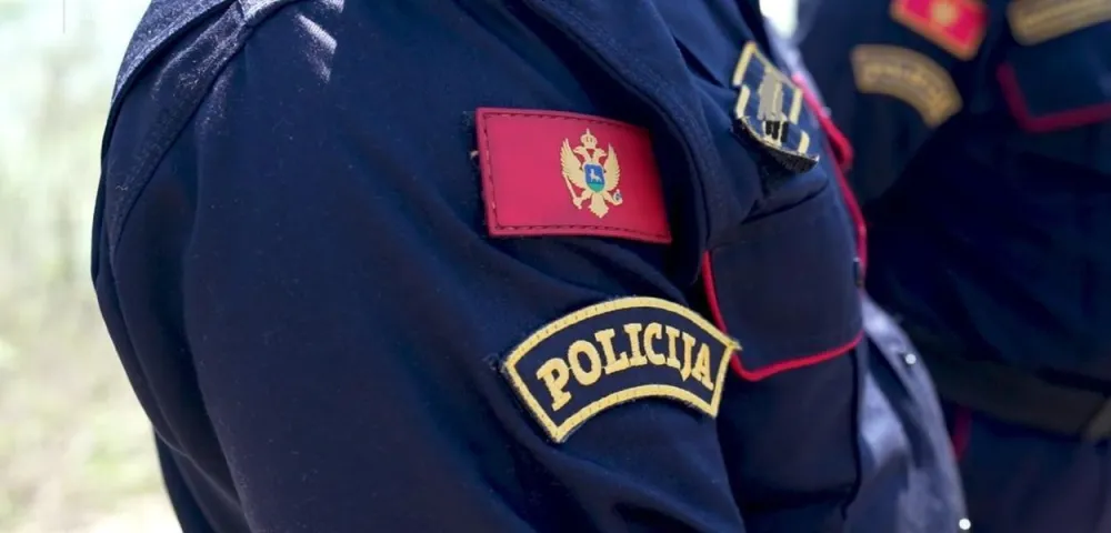 Na granicama uhapšeno pet stranih državljana, troje udaljeno iz Crne Gore