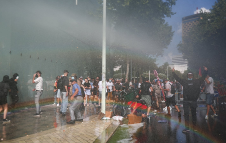 Sukobi u Tirani zbog projekta Džareda Kušnera: Policija upotrijebila suzavac i vodene topove protiv demonstranata