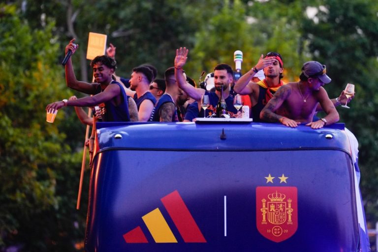 Madrid u znaku svjetskih prvaka: Dva miliona ljudi slavilo istorijski uspjeh reprezentacije Španije