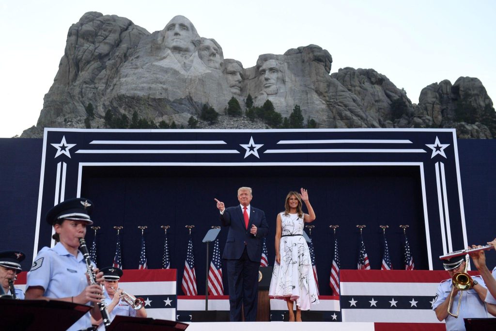 Predsjednik SAD Donald Tramp na Maunt Rašmoru otvorio proslavu 250 godina nezavisnosti: “Počinje zlatno doba Amerike”
