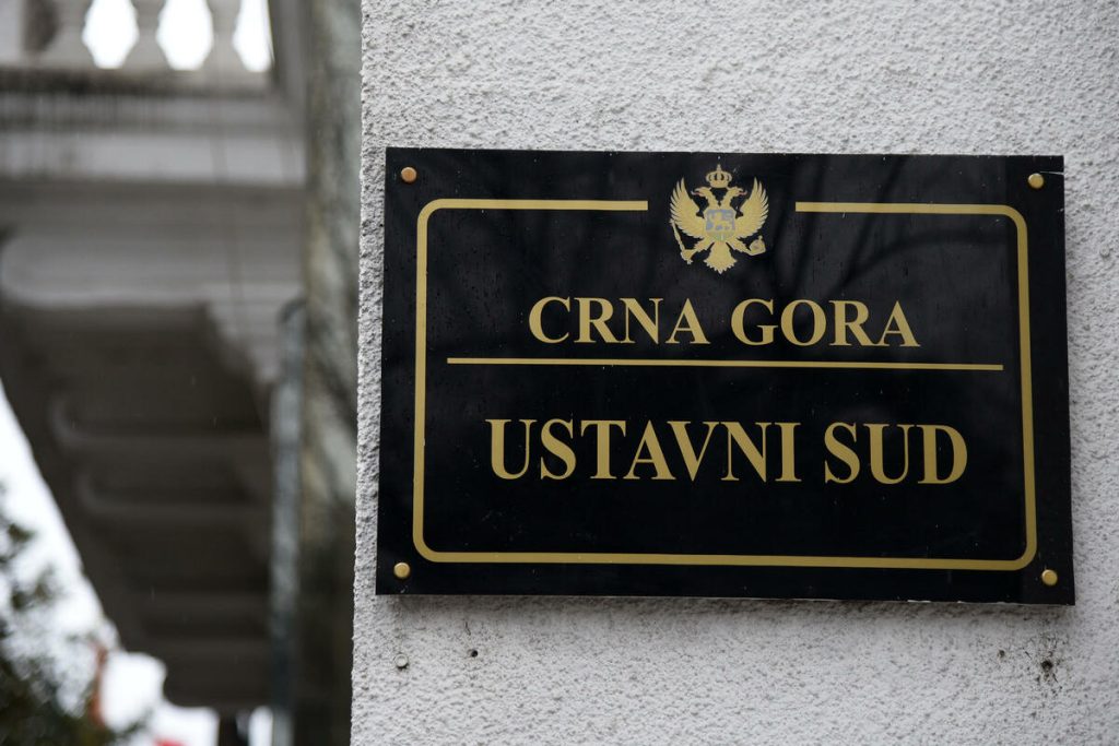 Ustavni sud Crne Gore: Nije neustavno što pravo na prevoz nemaju sve sudije
