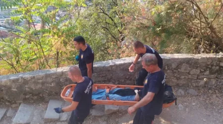 Pozlilo mlađoj turistkinji na putu ka tvrđavi San Đovani u Kotoru