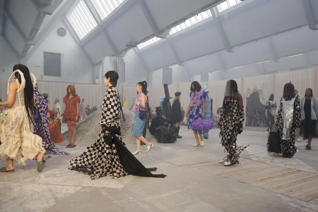 Copenhagen Fashion Week 2026: Čipka, babydoll haljine i široke siluete osvajaju modu