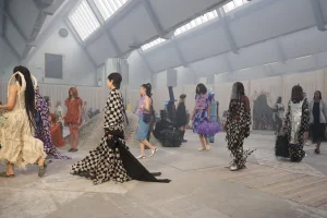 Copenhagen Fashion Week 2026: Čipka, babydoll haljine i široke siluete osvajaju modu