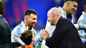 Ko će koga, ako ne svoj svoga: Argentina stala uz Infantina dok se FIFA suočava sa kritikama