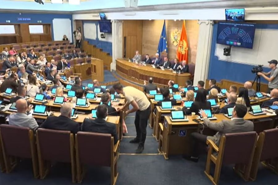Skupština jednoglasno usvojila Predlog za promjenu Ustava: Predsjednik i članovi Vlade bez imuniteta za krivična djela protiv službene dužnosti
