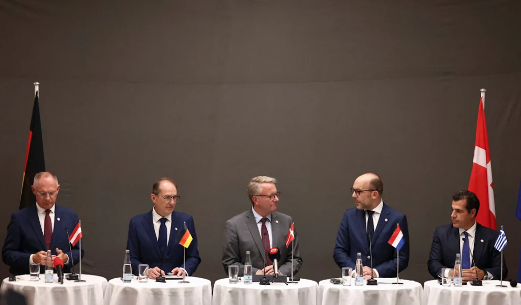 Pet zemalja EU-a planira centre za povratak migranata izvan Unije: Sporazumi do kraja 2026.