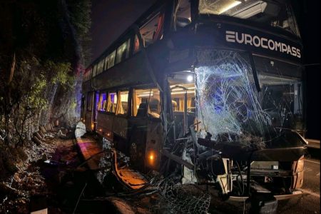 Udes autobusa kod Mojkovca: Teško povrijeđen vođa puta, lakše povrijeđeno troje djece