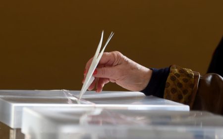 Počeli parlamentarni izbori u Rusiji: Prva biračka mesta otvorena na Dalekom istoku