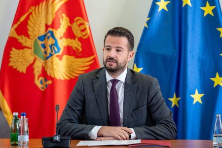 Milatović: Odluke međunarodnih sudova moraju se poštovati, glorifikovanje ratnih zločinaca opasno