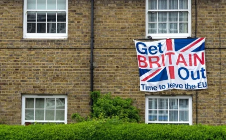 Makron i Sančez podržali mogućnost povratka Velike Britanije u EU: „Dobro došli nazad“