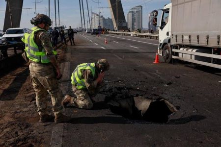 Rusija ponovo napala Sjeverni most u Kijevu: pogođeno kolovozno platno, dvije osobe povrijeđene ( VIDEO )