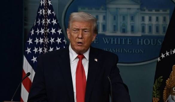 Donald Tramp pozvao je Ukrajinu da izabere novog predsjednika, optužujući Zelenskog da ne želi mir.